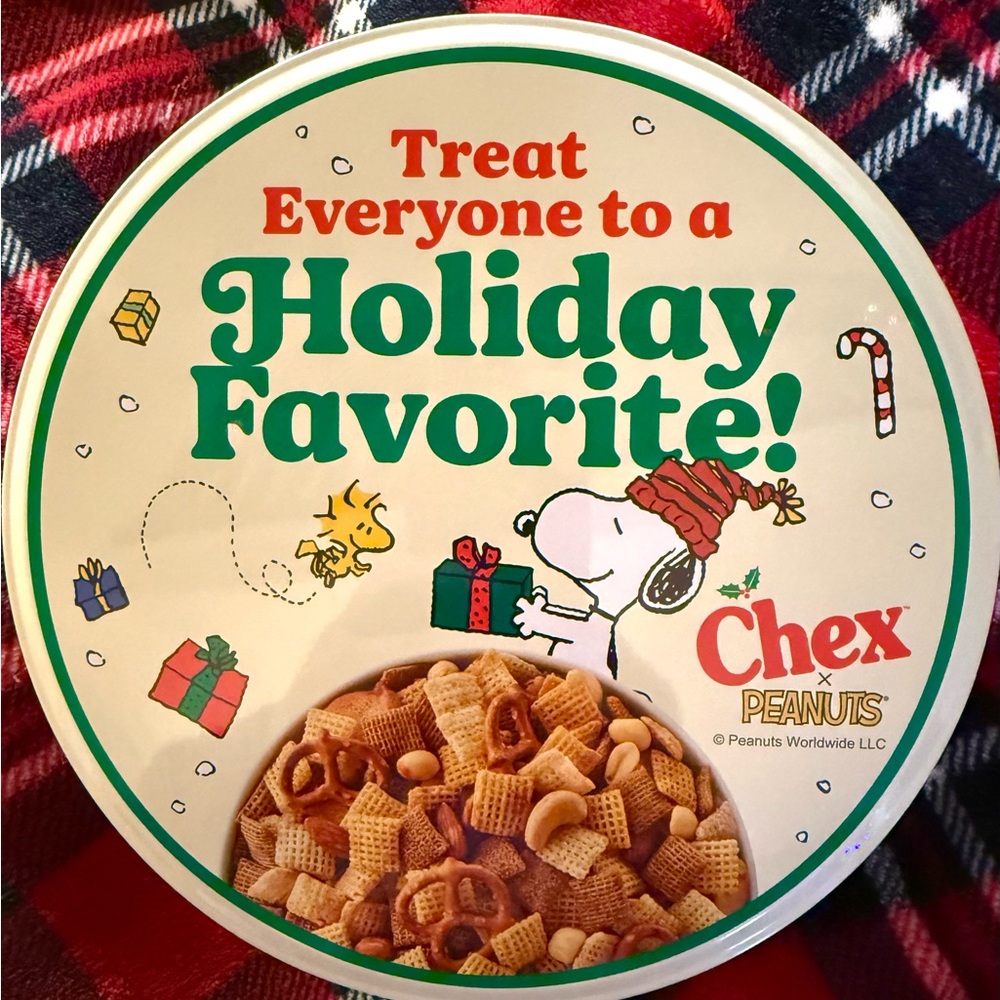 NEW 2025 Chex Mix Tin Peanuts Gang Snoopy Woodstock Charlie Brown Holiday Schulz